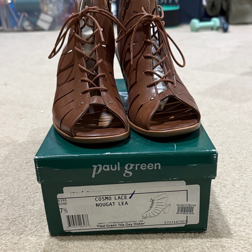 NIB Paul Green Nougat Lace-Up Boots size 7.5M